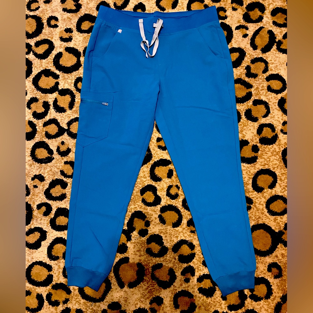 NWT Medium CARIBBEAN BLUE Figs Zamora Joggers